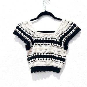 freshman‎ Black and White Crochet Top XS